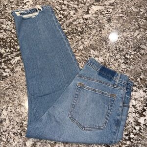 Abercrombie & Fitch - The Ankle Straight - Ultra High Rise - Distressed Hem